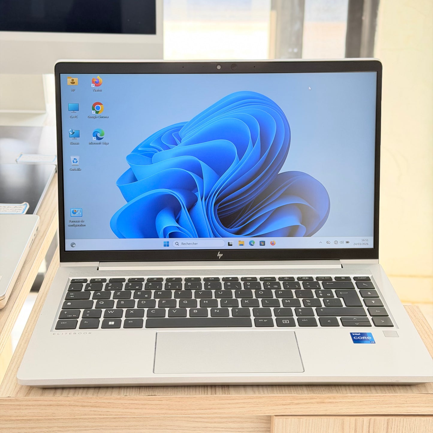 HP EliteBook 640 G10