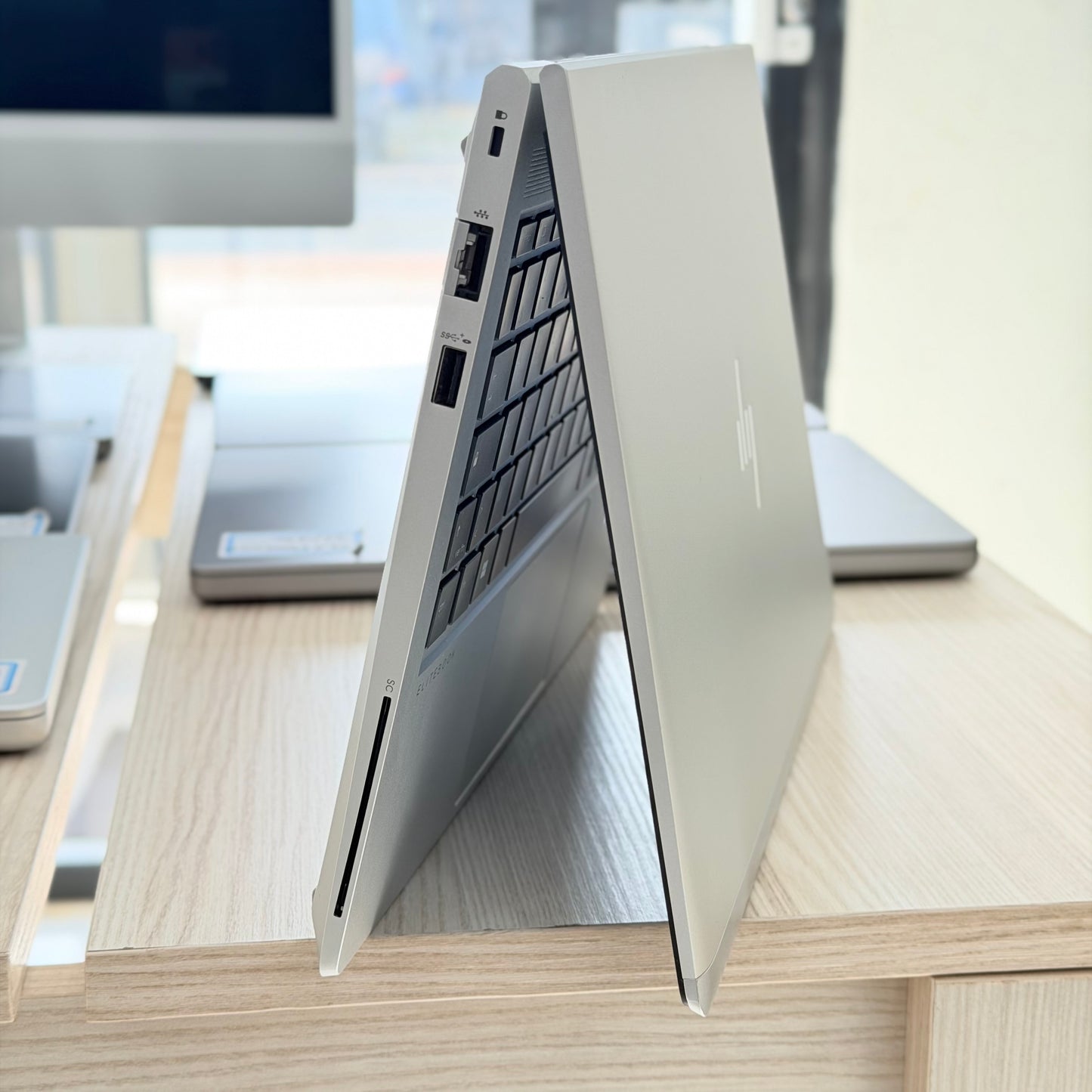 HP EliteBook 640 G10